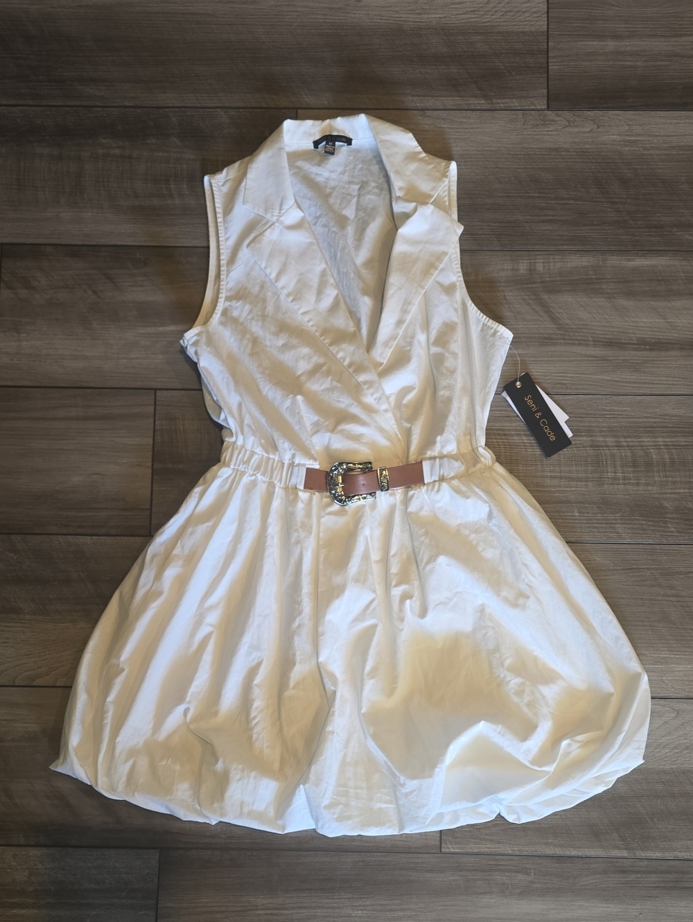 Sleeveless White Wrap Dress with Decorative Belt By SENI & CADE size M